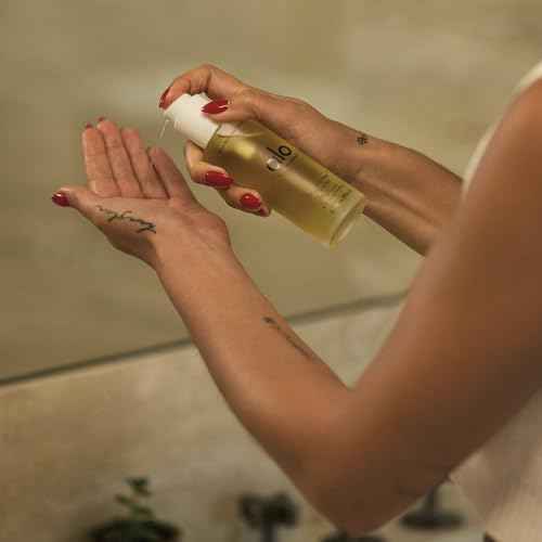 Alo Head-to-Toe Glow Oil + Travel | Glow-Boosting Natural Dry Body Oil | Jojoba, Amla, Aloe & Vitamin E | Hydrates & Nourishes Skin | Citrus Scent | 3.2 + 0.7 Oz