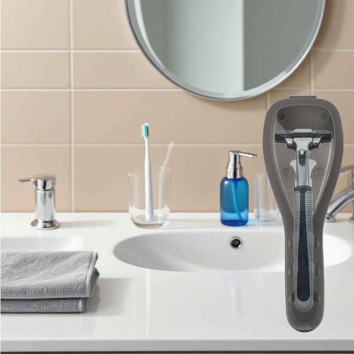 LUSTRIB 4 Pcs Razor Travel Case Set, 2 Black & 2 White Transparent Portable Manual Razor Cover, Travel Manual Shaver Razors Cover Holder Universal Shaver Storage Box Holder for Men (2.3x6.7)