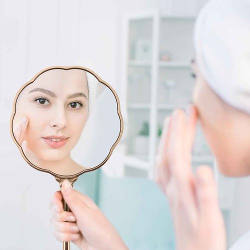 Dsgvw Hand Mirror, Handheld Mirror with Hummingbird Embossed Patterns, Elegant Metal Hand Craft Makeup Mirror, Beautiful Gift Value, Compact and Portable (Hummingbird Gold)