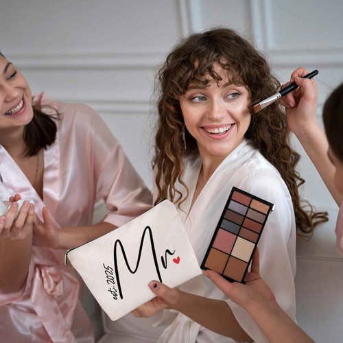 Vancsenia Mrs Est. 2025 Makeup Bag – Bridal Cosmetic Pouch, Wedding Gift for Bride, Future Mrs Canvas Travel Toiletry Bag, Engagement Gift for Her