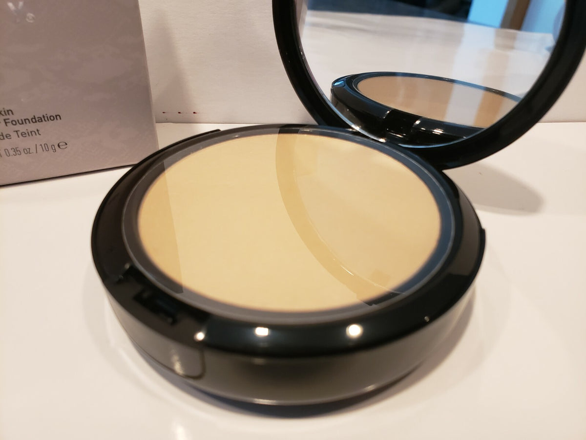 Mally Smooth Skin Perfecting Powder Foundation – Medium, 0.35 oz