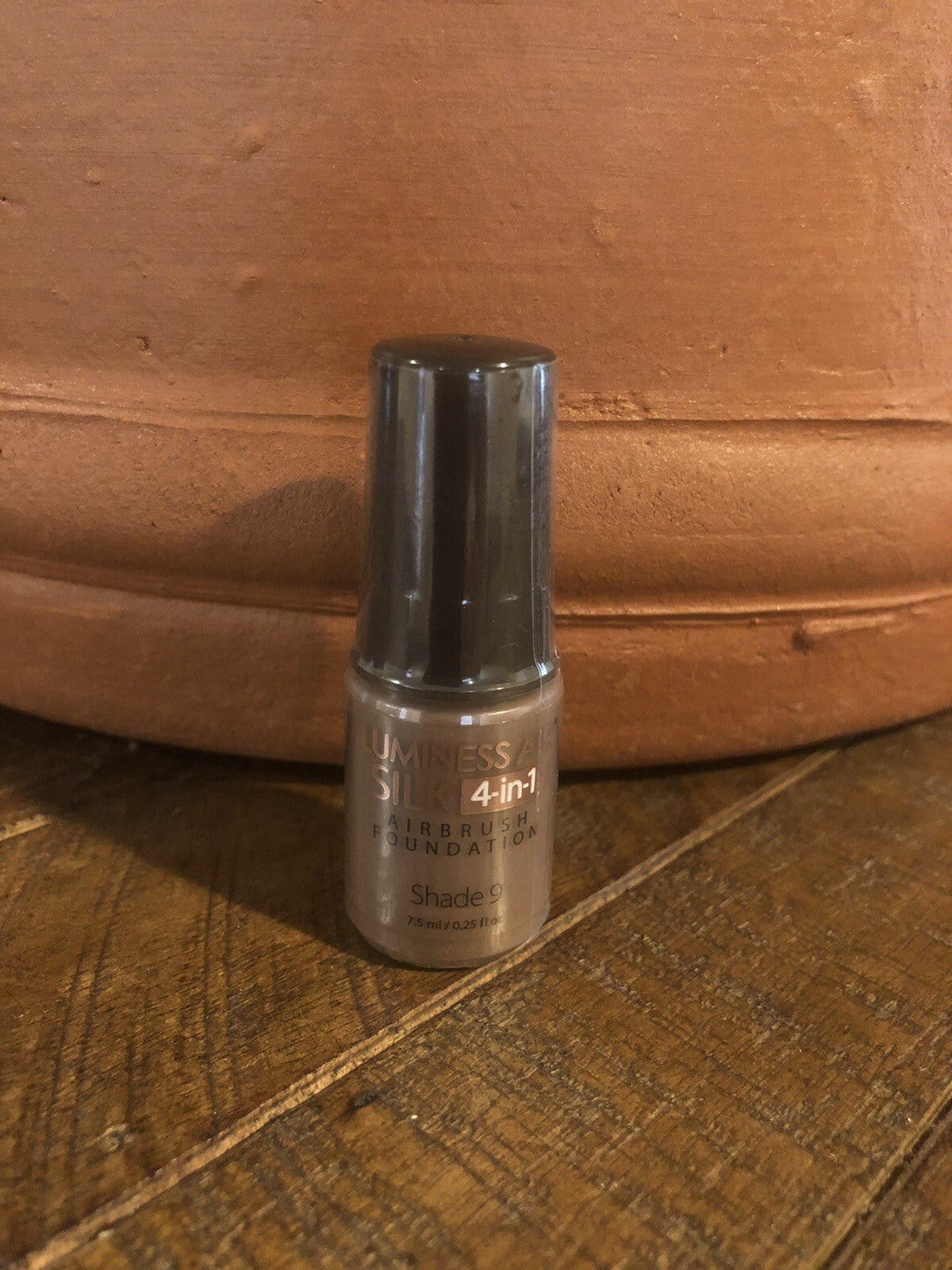 Airbrush Makeup Kit - Silk 4-in-1 Foundation Shade 9 0.25 oz Sealed