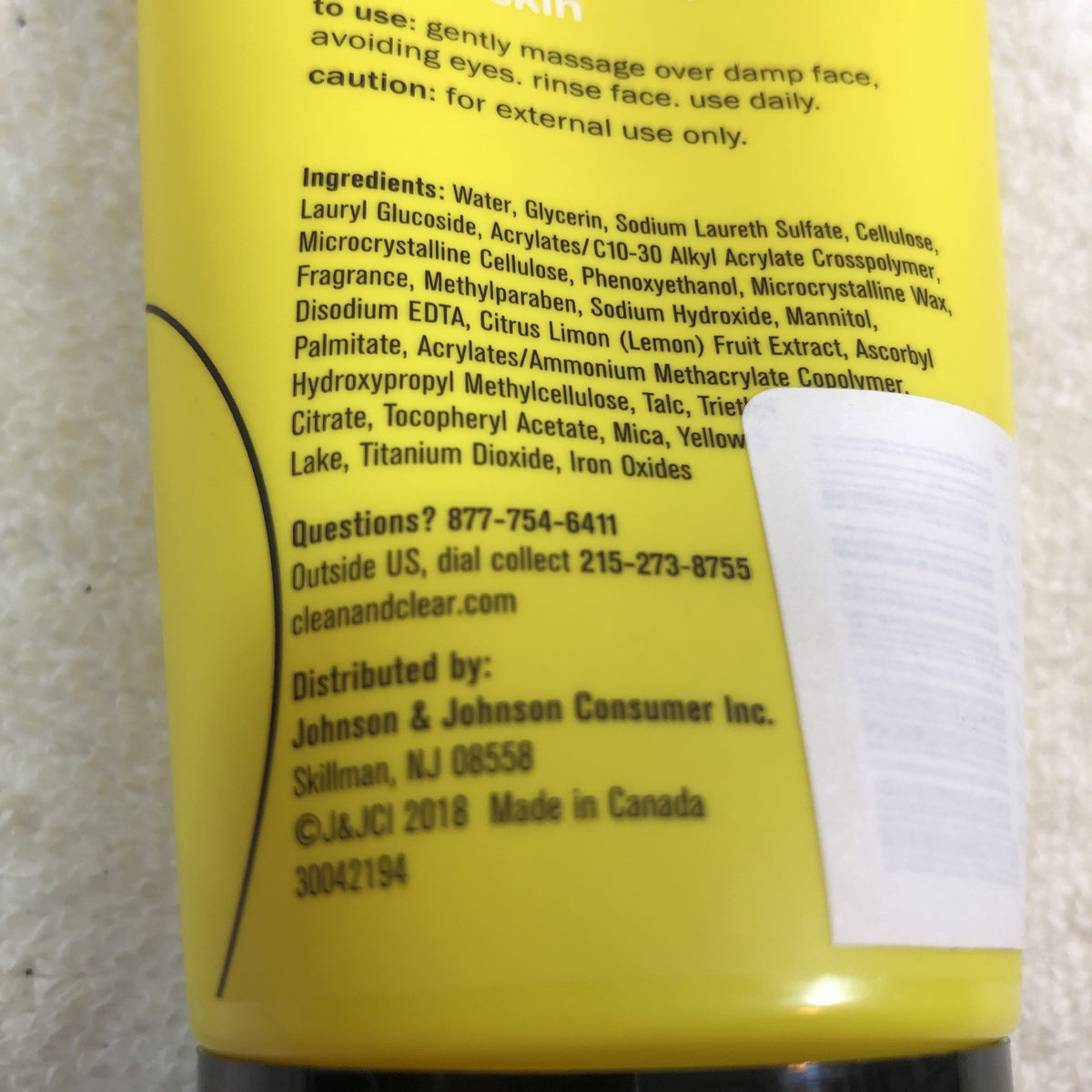 Clean & Clear Lemon Zesty Brightening Facial Scrub Vitamin C Extract