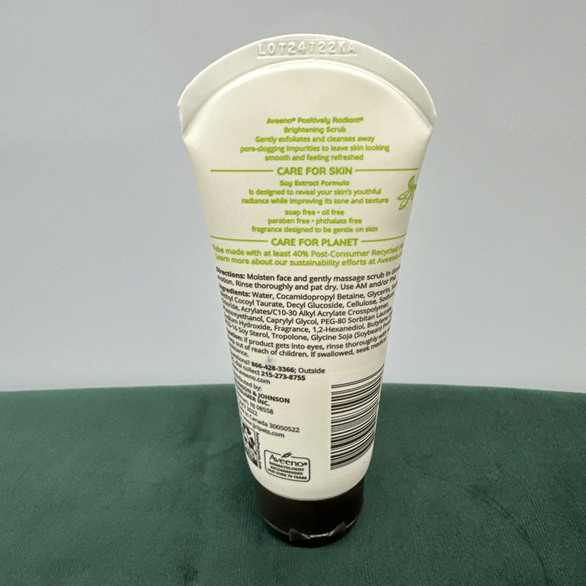 Aveeno Positively Radiant Skin Brightening Exfoliating Daily Facial