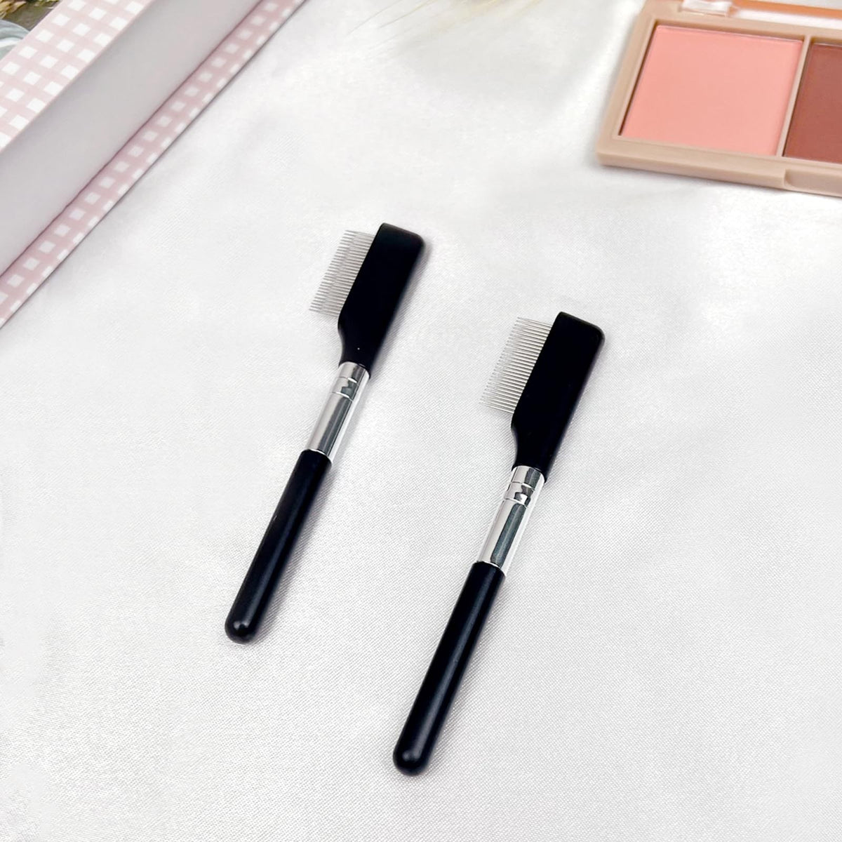 2 Pack Eyelash Separator Brush, Compact Metal Comb for Eyelash & Eyebrow Grooming