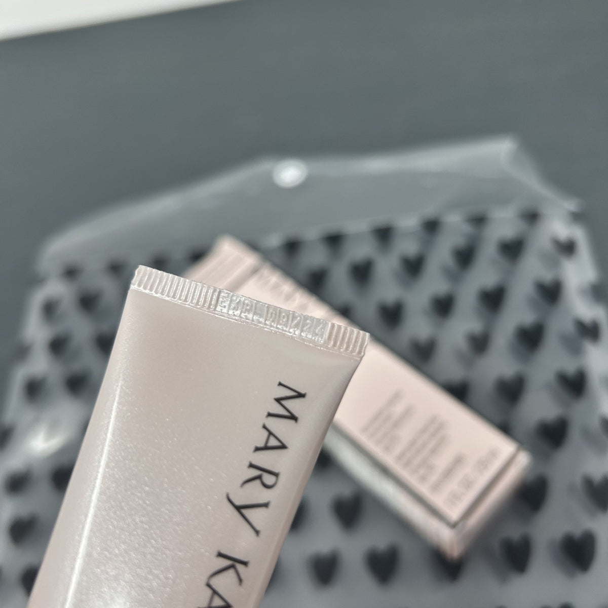 Mary Kay Foundation Primer Sunscreen SPF 15 - Broad Spectrum, Discontinued