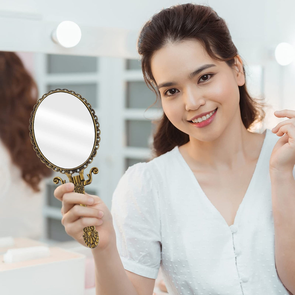 Vintage Foldable Handheld Mirror - Metal Makeup & Travel Mirror, Oval, Coffee
