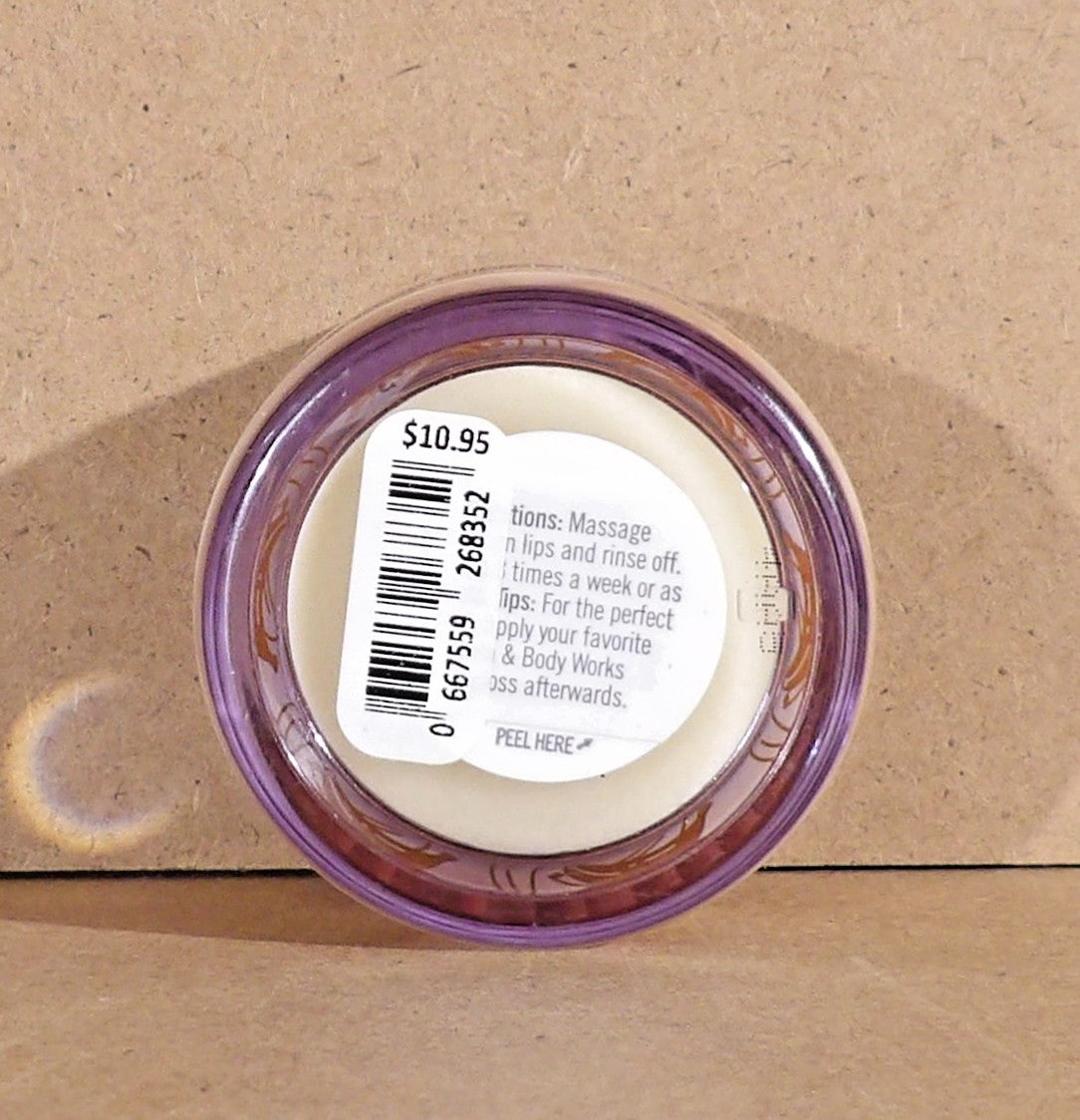 Exfoliating Lip Scrub with Banana Scent - 0.5oz Lip Care Treatment