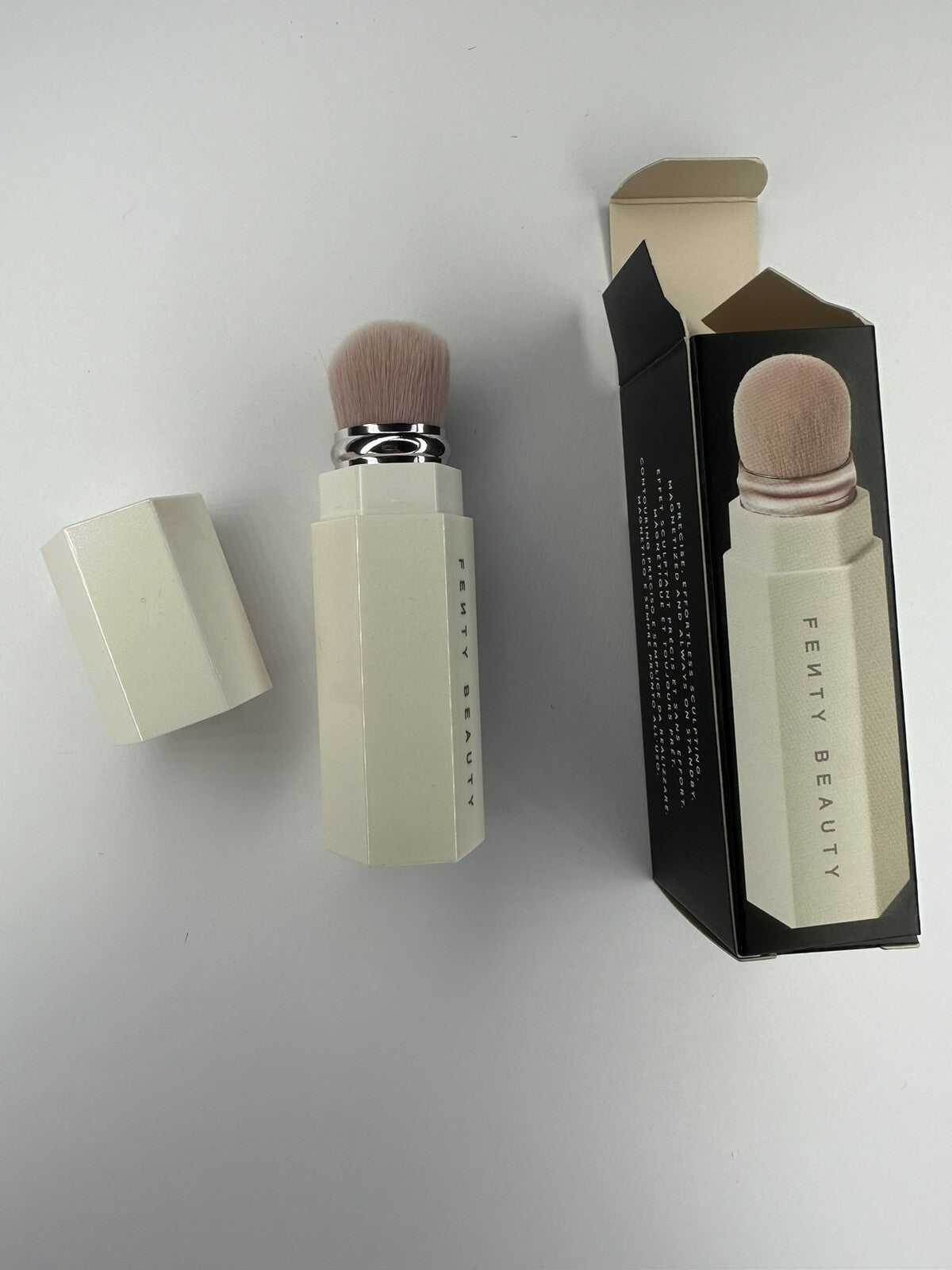 Contouring Concealer Brush - Portable Makeup Tool for Face & Details