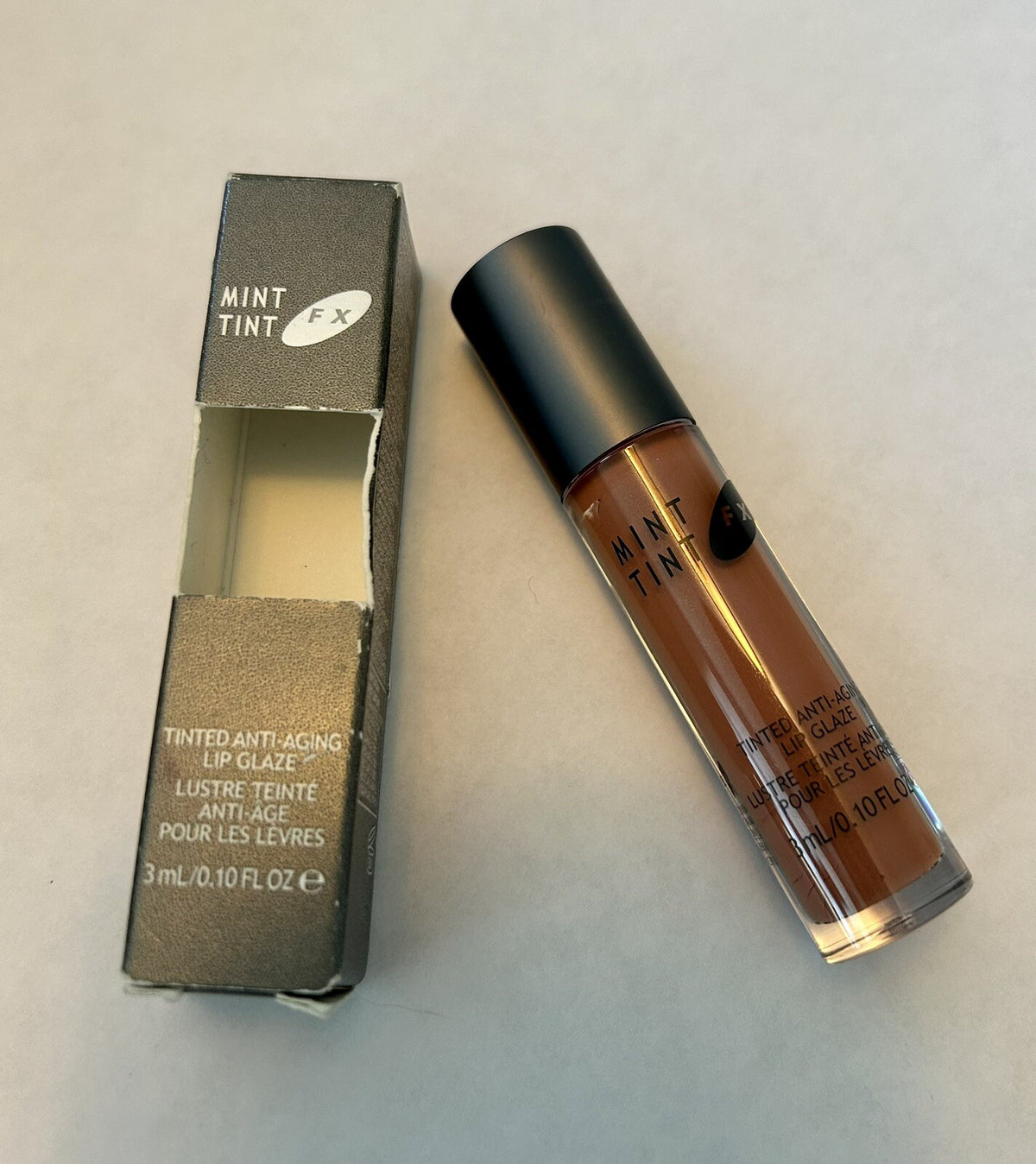 Anti-Aging Lip Glaze with Mint Tint - Mocha Blush Lip Gloss