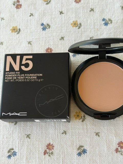 MAC Studio Fix Powder Plus Foundation - Full Coverage Matte Face Powder