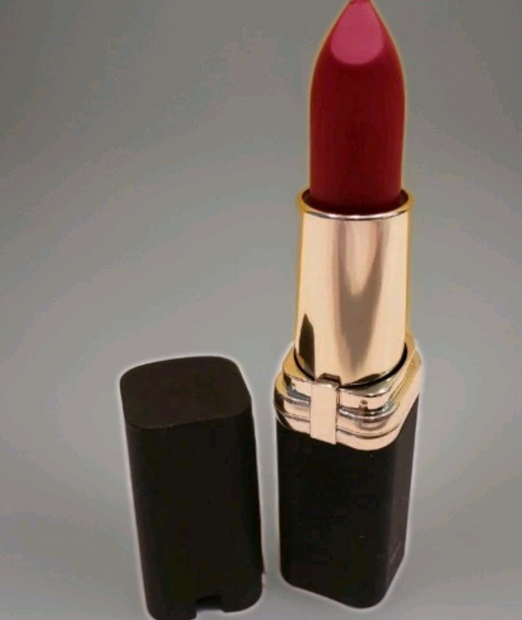 Lipstick 415 Ruby Matte - Long-Lasting Lip Color for Elegant Looks