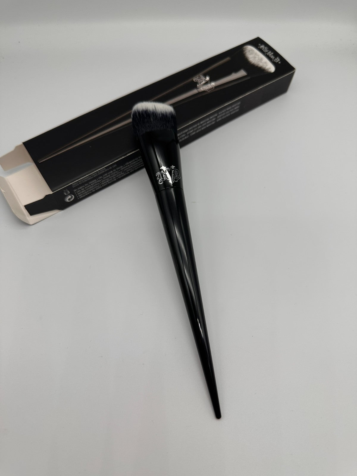 Foundation Brush #10 for Liquid & Powder Makeup - Professional Makeup Tool