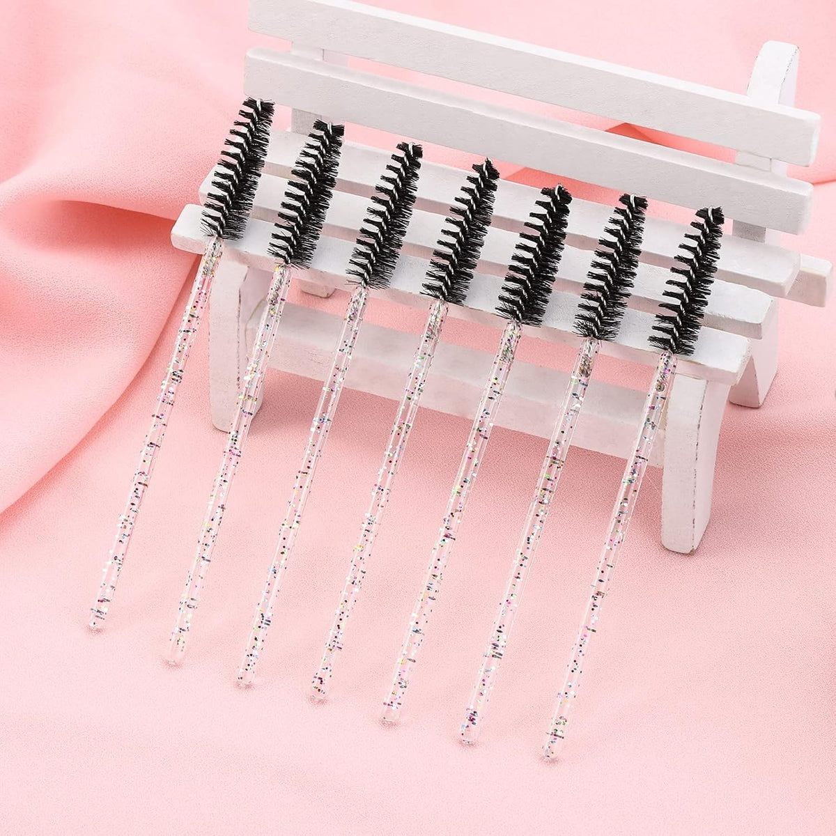 Disposable Eyelash Mascara Brushes Set - 100 Soft Fiber Lash Wands & Applicators