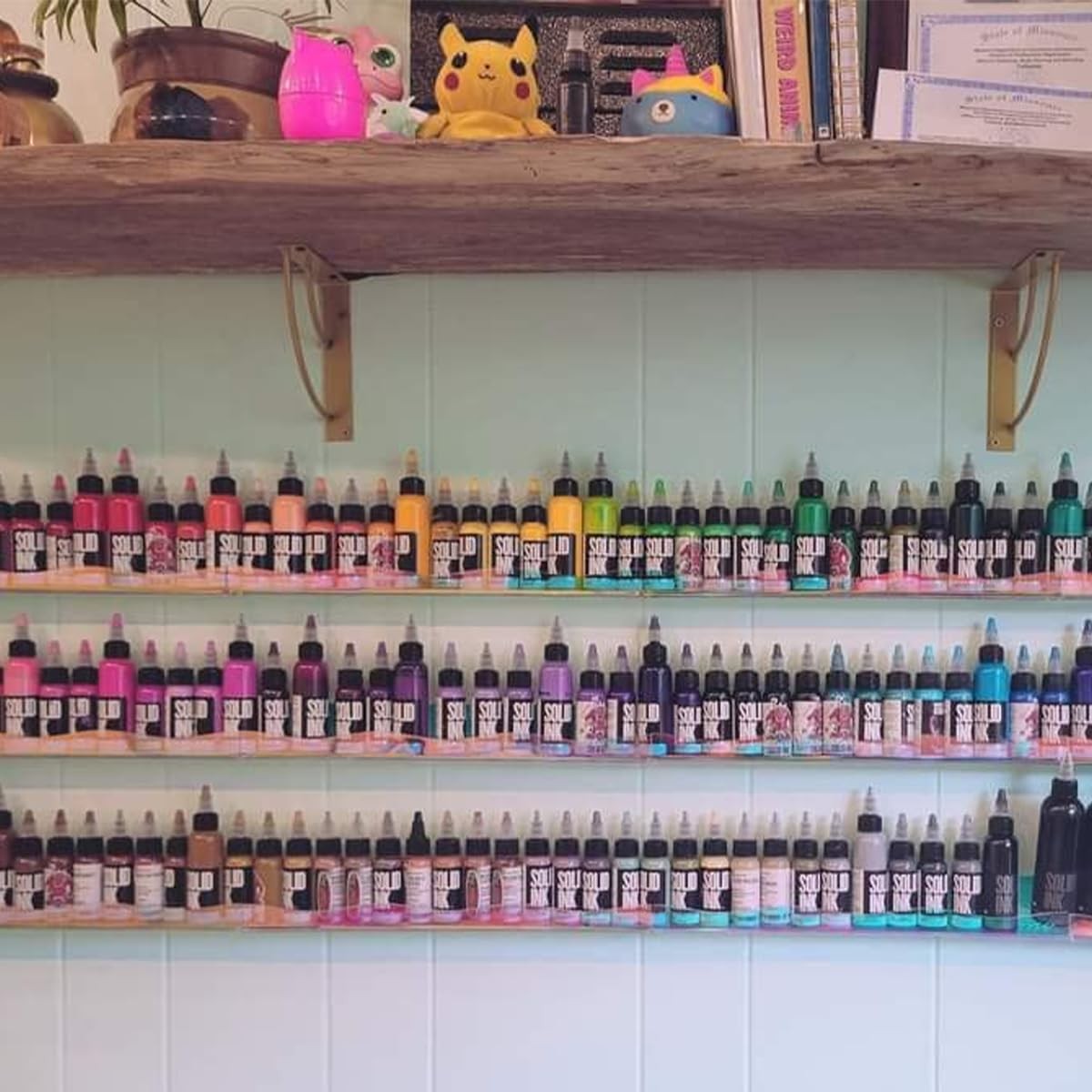 15-Inch Wall Mounted Nail Polish Rack Acrylic Organizer Rainbow Display Shelf