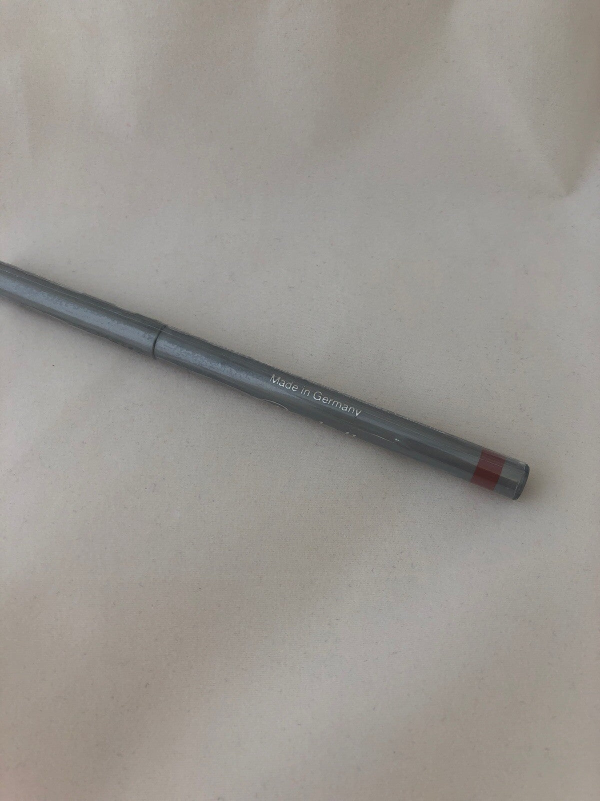Rashell Lavender Lip Liner Pencil - New Sealed