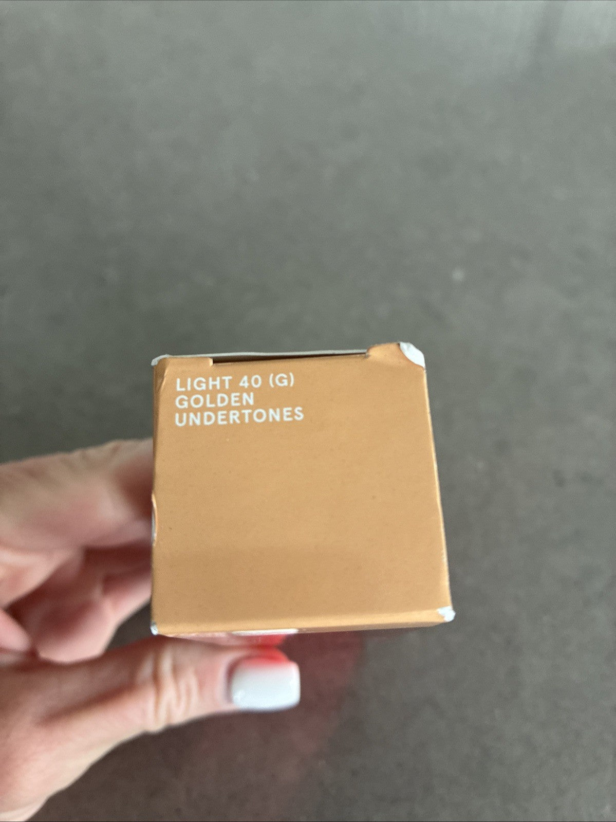 Full Cover Liquid Foundation LIGHT 40 G with Golden Undertones - One Size