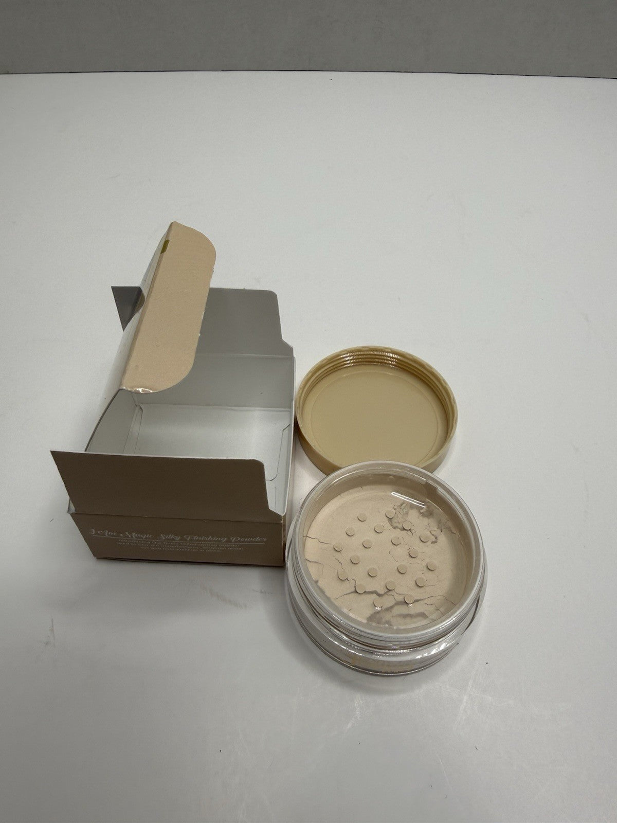 Loose Finishing Powder - Soft Matte, Blurring, Shine Control, Coconut Flakes