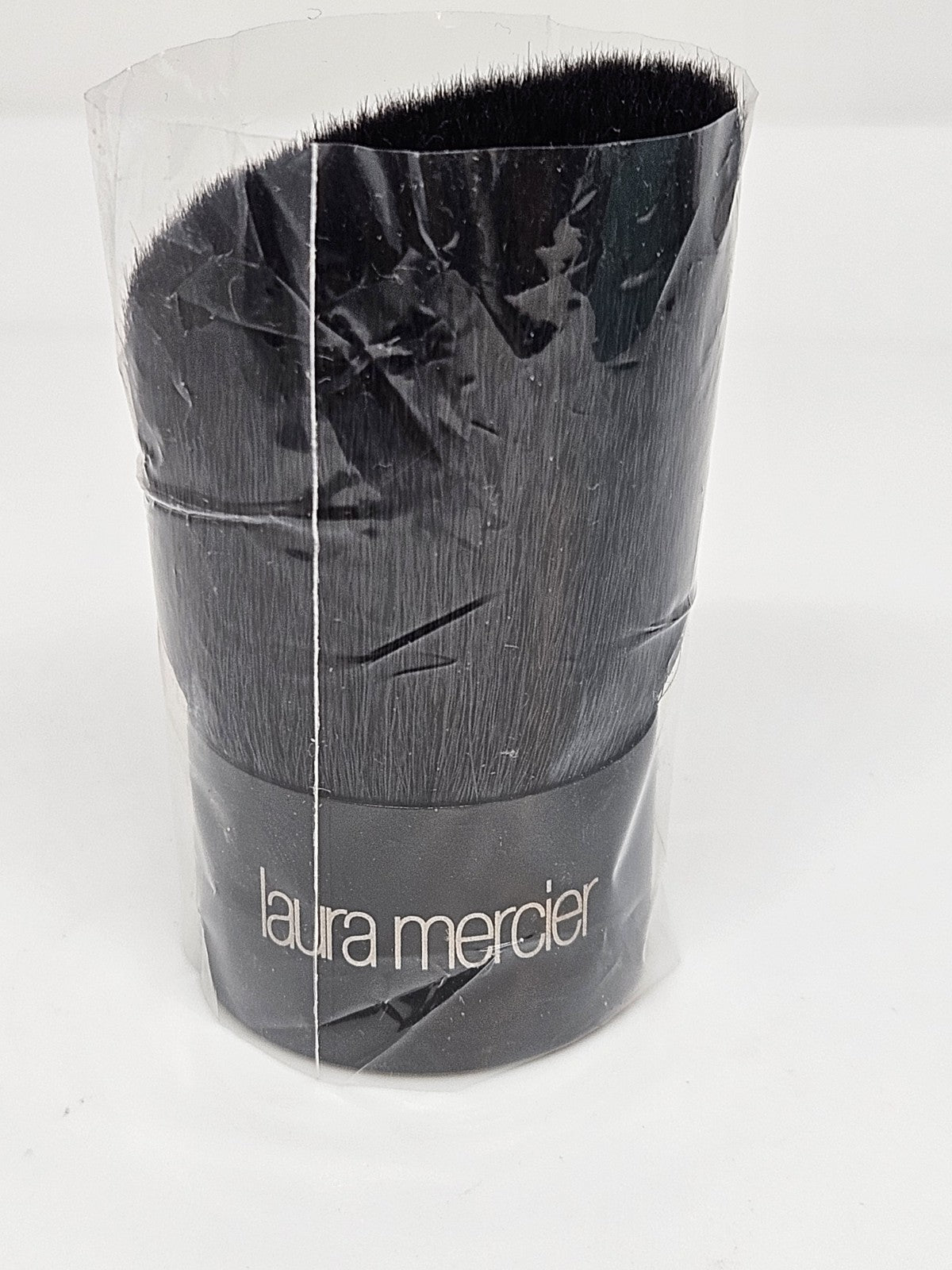 Face Angled Kabuki Brush by Laura Mercier