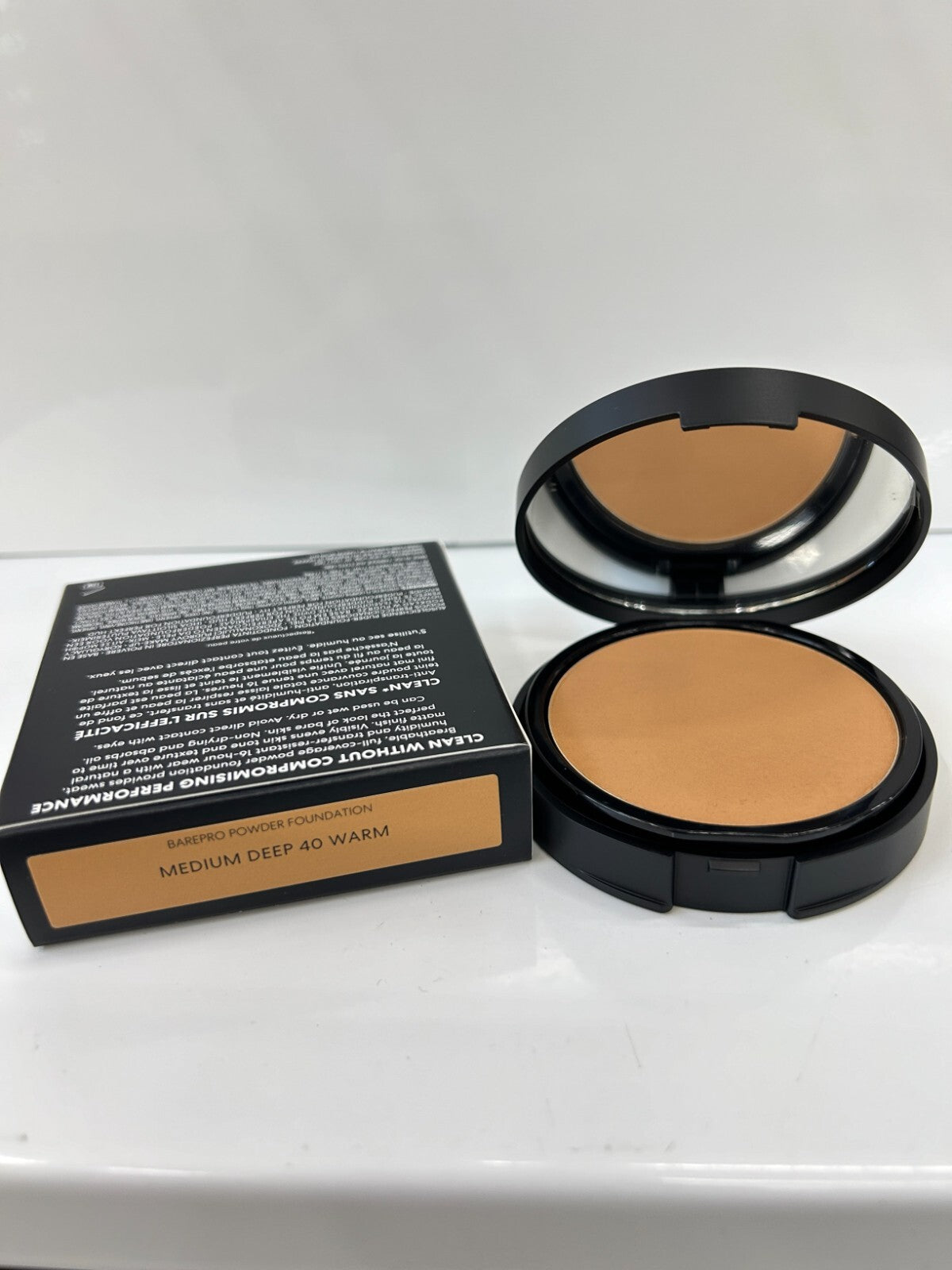 Longwear Powder Foundation for 16H Skin-Perfecting Matte Finish - Medium Deep 40 Warm