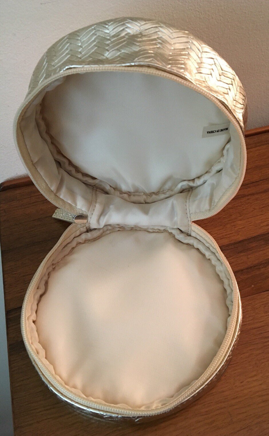Travel Makeup Case in Gold Metallic Faux Leather - Compact & Stylish