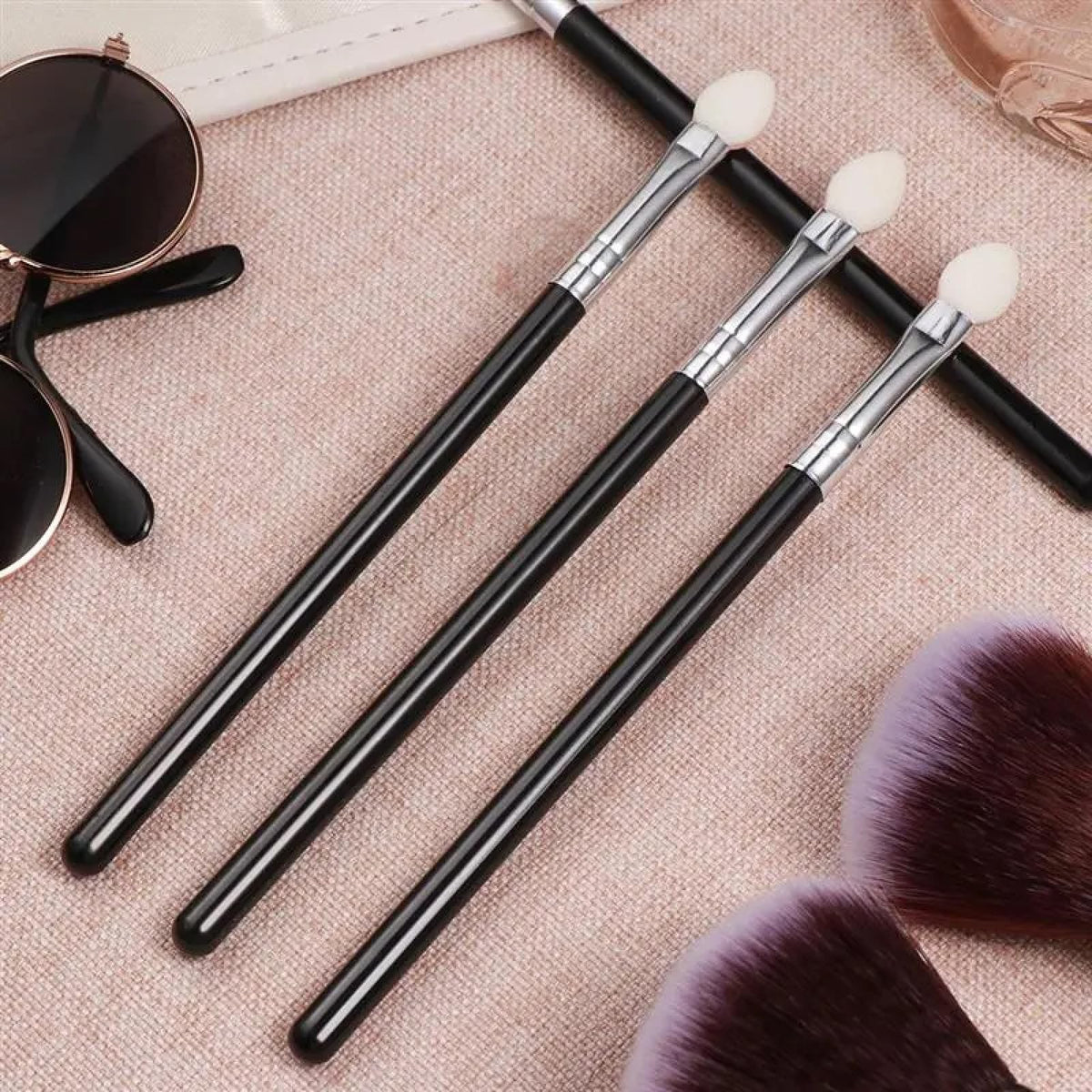 20 Pcs Eyeshadow Makeup Brush Set with Eyebrow Applicators - Gold
