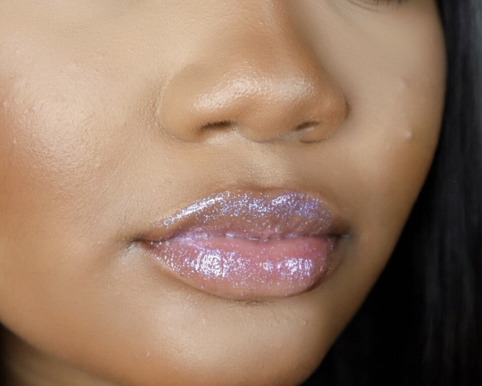 Luxurious Opalescent Lip Gloss - Plumping Shine & Nourishing Jojoba Oil
