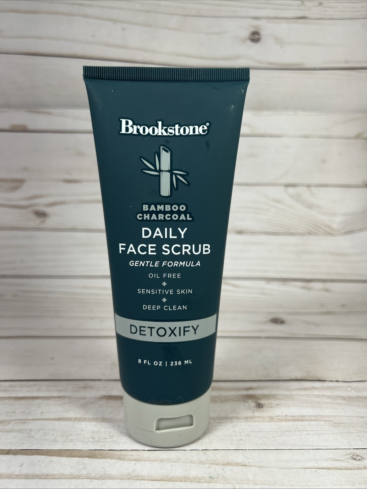 Brookstone Bamboo Charcoal Daily Face Scrub Detoxify Sensitive Skin