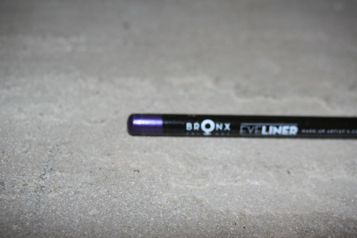 Eyeliner Pencil Lavender Shimmer Long-Wearing Eye Makeup
