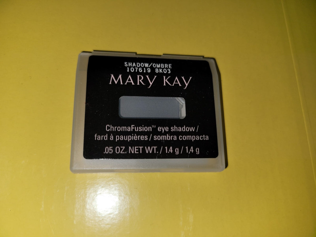 Long-Lasting Pigmented Eye Shadow - Multiple Shades