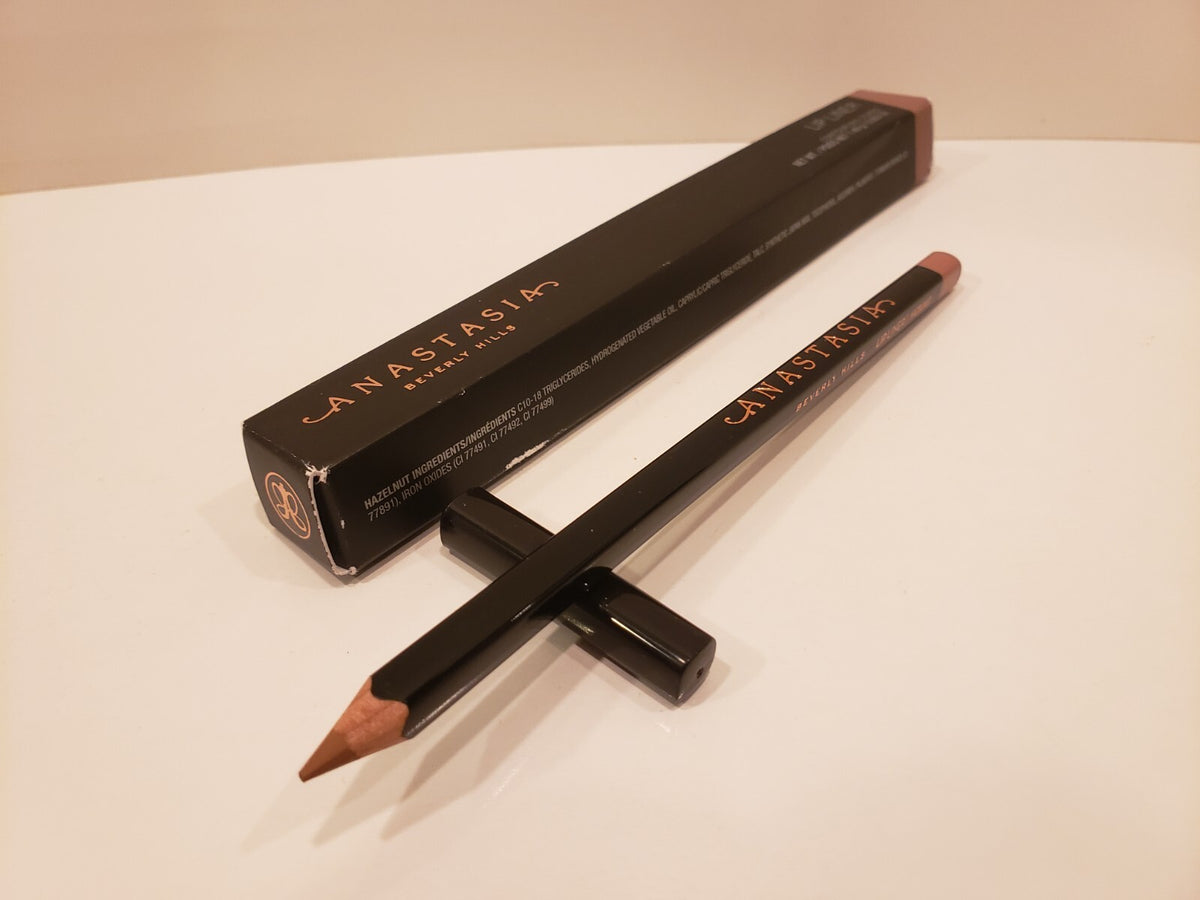 Lip Liner Pencil for Shaping & Contouring - Hazelnut - 0.053oz - Intense Pigmentation