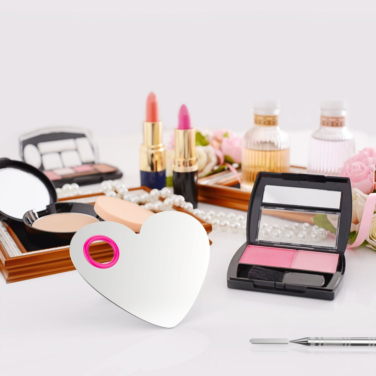 Heart-Shaped Makeup Mixing Palette Stainless Steel Cosmetic Tool