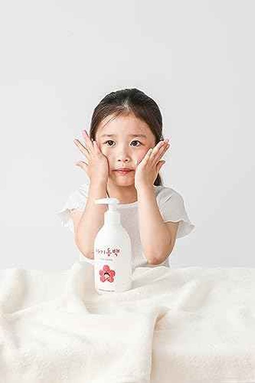Ozkiz Korean Baby Lotion Camellia Extract - Gentle Moisturizer Body Face All Ages Sensitive Skin 300ml/10.14oz