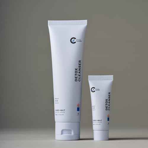 CHROMAT Detox Face Wash - 90mL - Best Anti Aging Facial Cleanser for Mature Skin - Gentle Exfoliating Peptide Cleanser with Hydrating Oils - For Dry, Sensitive & Combination Skin