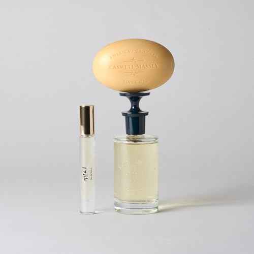 Caswell-Massey 2571 Eau de Parfum Spray, Warm Sandalwood & Bergamot Scent, Fragrance for Men & Women, Made in USA, 0.25 oz