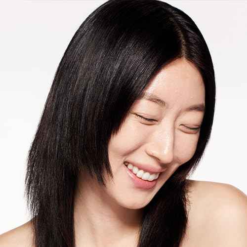 Shiseido RevitalEssence Skin Glow Foundation SPF 30, 150 Lace - Buildable, Medium Coverage - 24-HR Hydration & 12-HR Wear - Transfer, Crease & Fade Resistant - Non-Comedogenic - All Skin Types