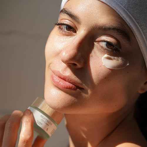 REVITALIZE Eye Cream - Intensive Hydrating Treatment for Youthful Eyes, Brightening Eye Cream helps Reduce Dark Circles and Puffiness for an Illuminated and Revitalized Appearance.
