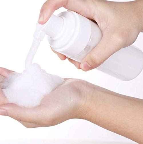 2Pcs 100ML 3.5OZ Refillable Clear Plastic Foaming Pump Dispenser Empty Foamer Bottle Travel Toiletries Bottle Cosmetic Container Jar Vial for Shampoo Body Wash and More