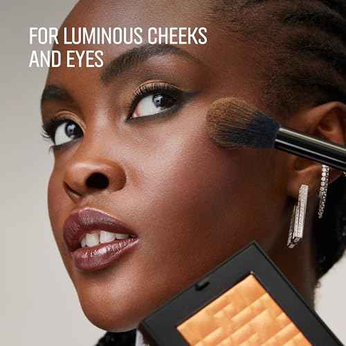 Bobbi Brown Highlighting Powder | Pearl-Infused Highlighter Makeup For Luminous Cheeks & Eyes | Gel-Powder Hybrid, 0.28 Ounce