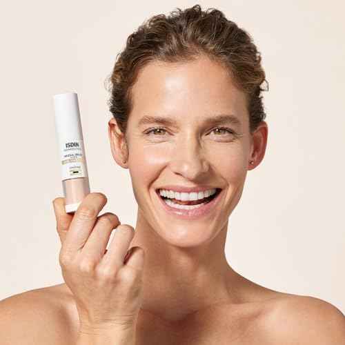 ISDIN Mineral Brush Powder, Facial Pollution and Blue Light Protection, a Complement to your Sun Care Routine, Suitable for Sensitive Skin