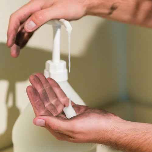 Eagle Grit Heavy Duty Industrial Hand Cleaner ? USA Made Mechanic Soap ? Silica-Based, Solvent - Degreaser ? Removes Grease, Oil, Paint, & More ? Moisturizing, Eco-Friendly ?1 Gallon Hand Pump