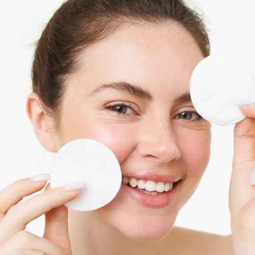 Intrinsics Premium Cotton Ovals (100 Count) ? Dual-Sided 3¡± Medium-High Absorbency Large Cotton Pads, Lint-Free Hypoallergenic Cotton for Makeup Removal, Cleansing, and Exfoliation