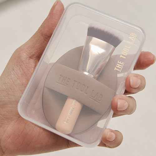 THE TOOL LAB All Day Fitting Duo (Glow type) - Premium Base Makeup Set for Liquid Cream Powder Foundation, Buffing Blending Face Brush, Sponge, Portable Case - 1.1" Flat Top Brush