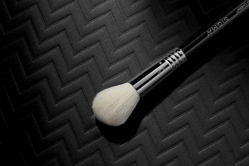 Sigma Beauty F76 Chiseled Cheek™ Brush