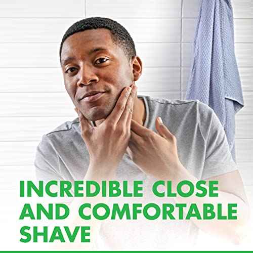 Gillette Mach3 Sensitive Razors for Men, Men¡¯s Disposable Razors, Pivoting Head for Close and Comfortable Shave, 10 Count