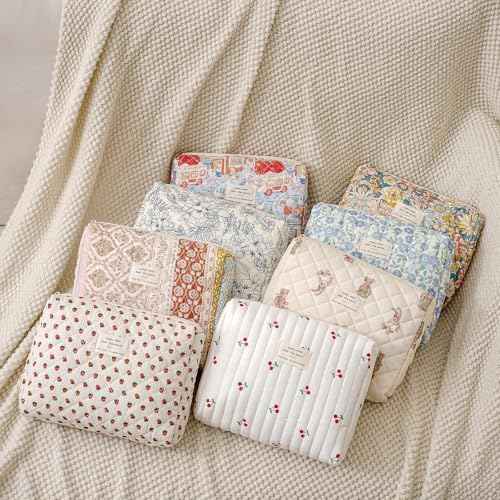 uekeboag Quilted Cotton Makeup Bag,Coquette Quilted Toiletry Bag for Women and Girls,Floral Coquette Pouch,Cute Kawaii Travel Cosmetic Bags(White Bear)