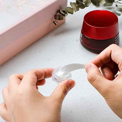Jinei 500 Pcs 3g Sample Containers with Lids Bulk Small Sample Jars Empty Lip Balm Lotion Containers and 50 Pcs Mini Cosmetic Spatula for Make Up Oils Paint