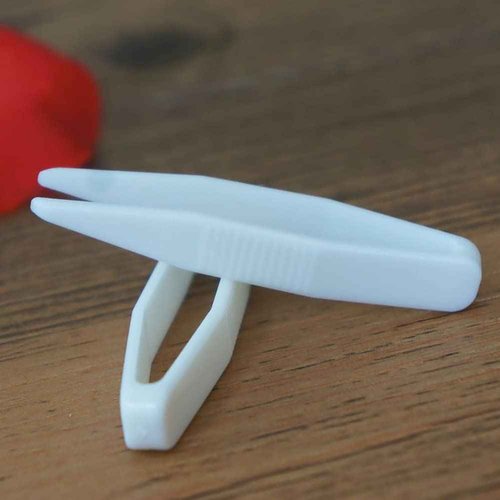 UUYYEO 50 Pcs Mini Plastic Tweezers Contact Lens Clip Beauty Tweezers Makeup Tool for Double Eyelid Stickers