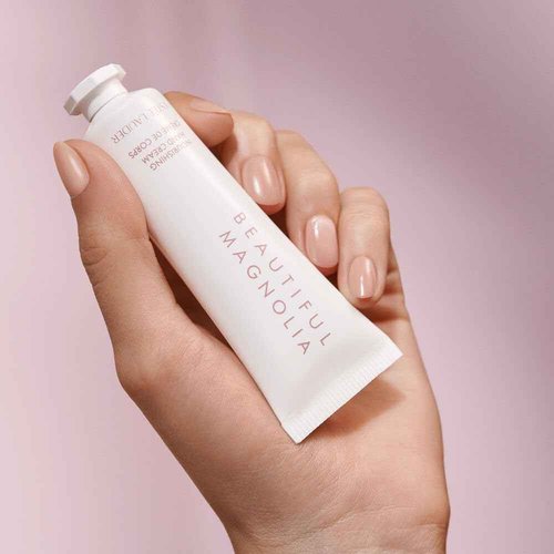 Estée Lauder Beautiful Magnolia Moisturizing & Nourishing Hand Cream with Notes of Lush Magnolia, Solar Gardenia, Warm Woods & Luminous Musk, 1.0 Ounce