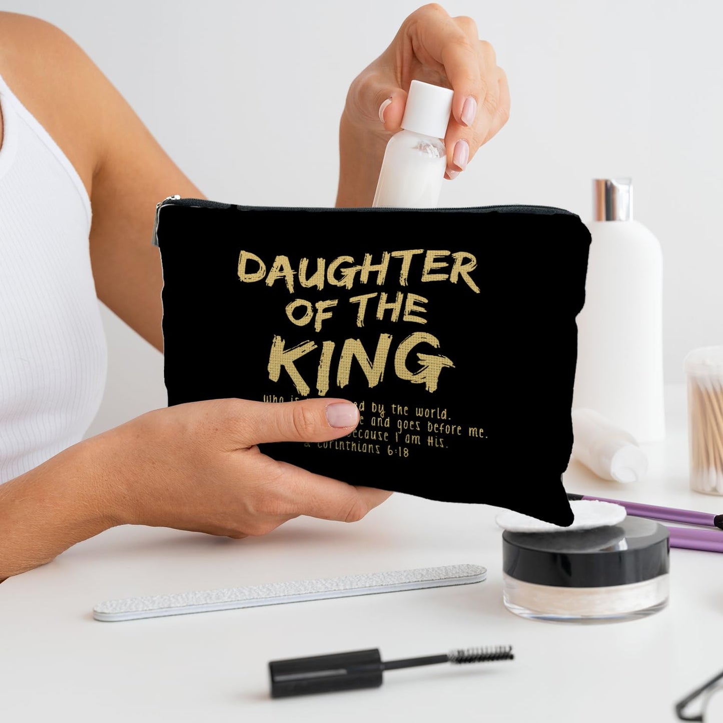 bible verse makeup bag，Daughter of the king makeup bag，christian makeup bag Cosmetic Bag，inspirational gifts for women，christian gifts for women faith，christian gifts for girls(black and golden)